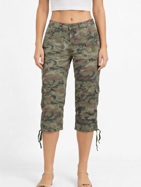 RICHCOW Jeans Camo Cargo Capri Pants Size 9 | Y2K Streetwear Utility Style